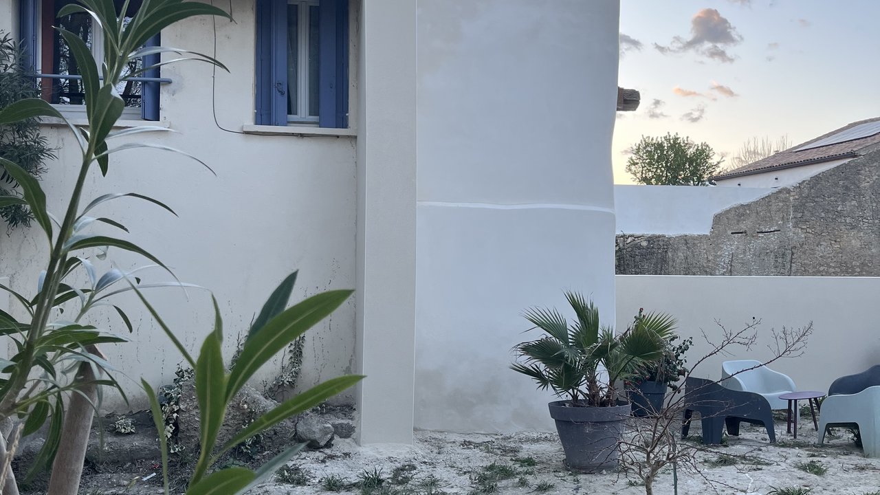 Ravalement de façade enduit blanc WAN Construction – Béziers